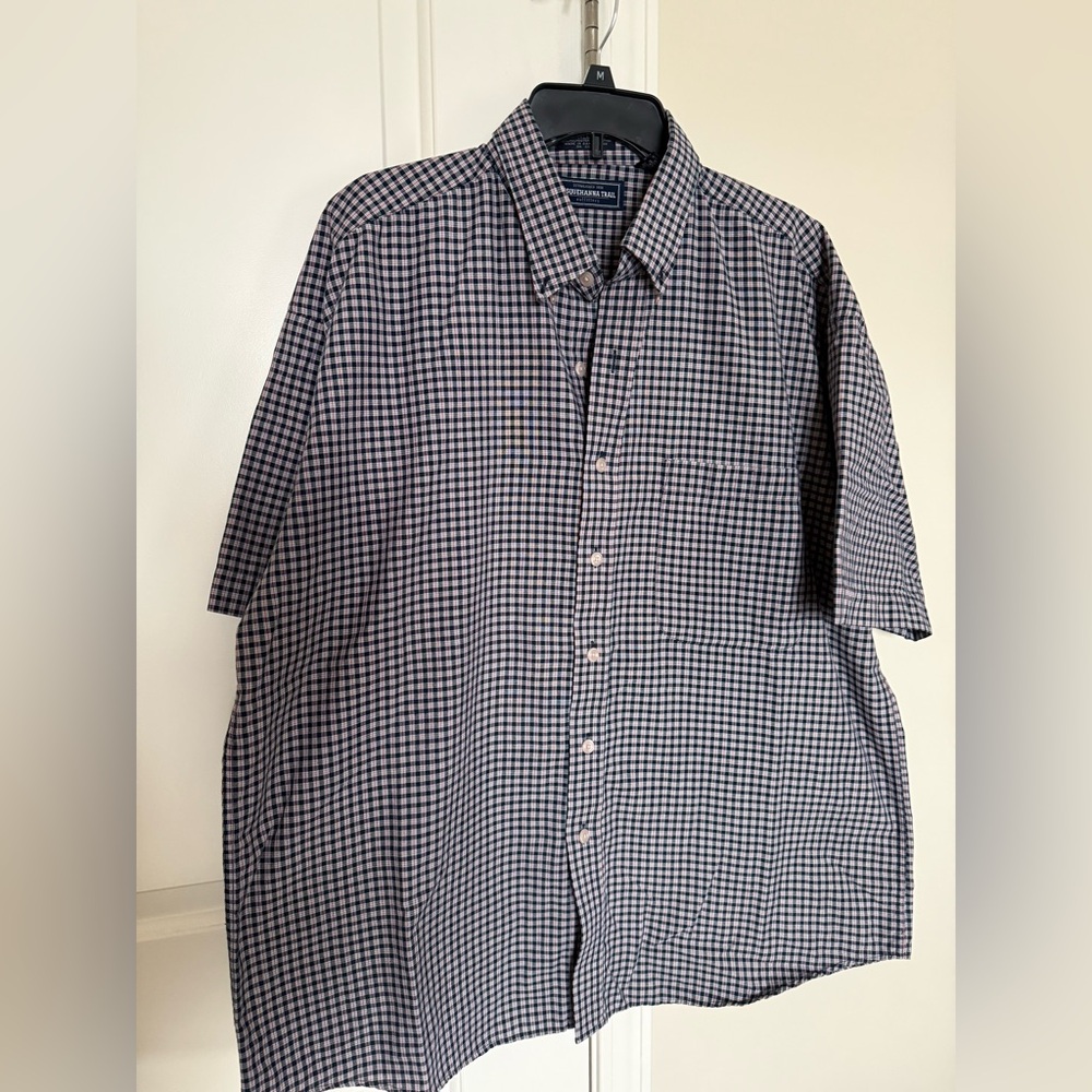 Blue and White Short Sleeve Button-Down Shirt